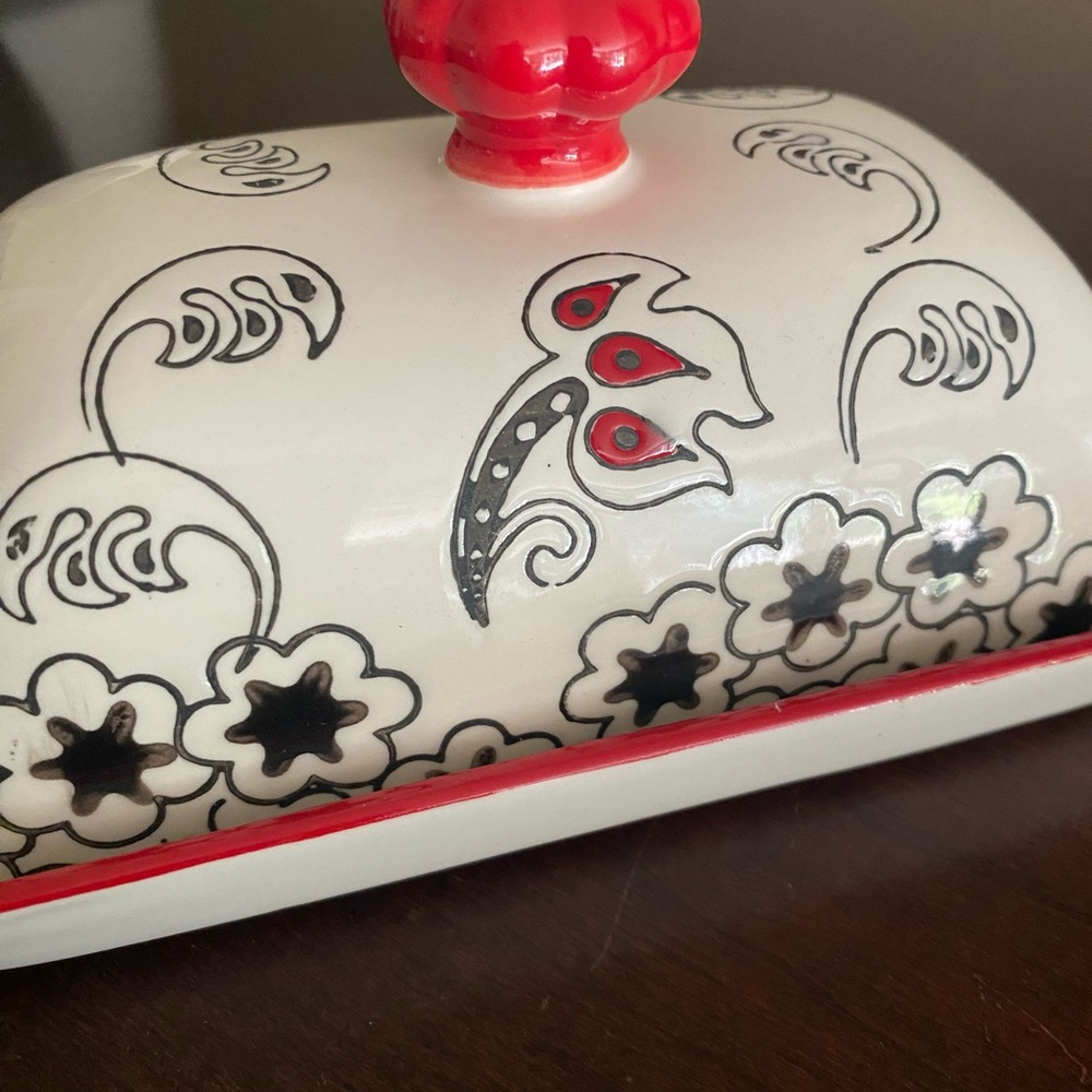 Decorative Ceramic Butter Dish with a Red Lid Knob by Dutch Wax - Picture 4 of 9